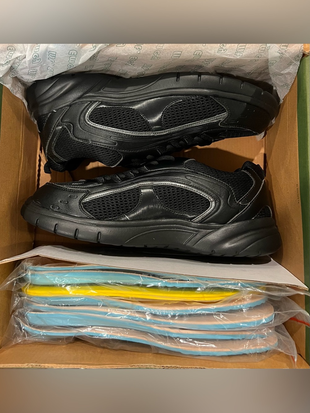 Mt. Emey Men’s Wide Extrem-Light Athletic Walking Shoe Black Size 11.5 XW 4E